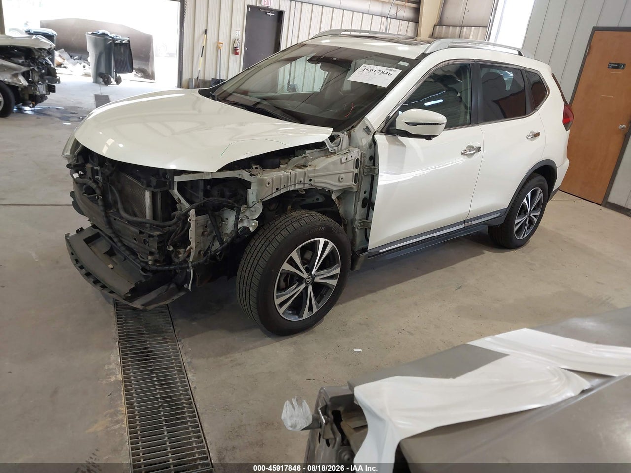 2017 NISSAN ROGUE SL · 2/11