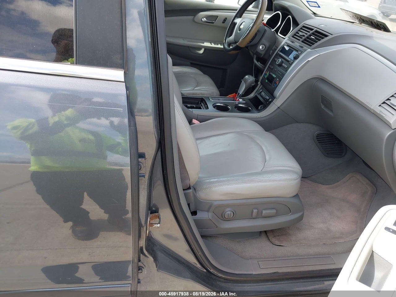 2009 CHEVROLET TRAVERSE LT · 5/11
