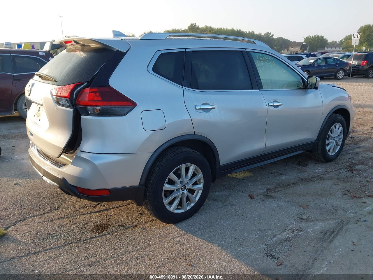 2018 NISSAN ROGUE SV · 4/11