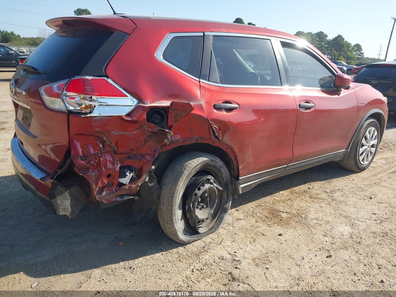 2016 NISSAN ROGUE S · 4/11