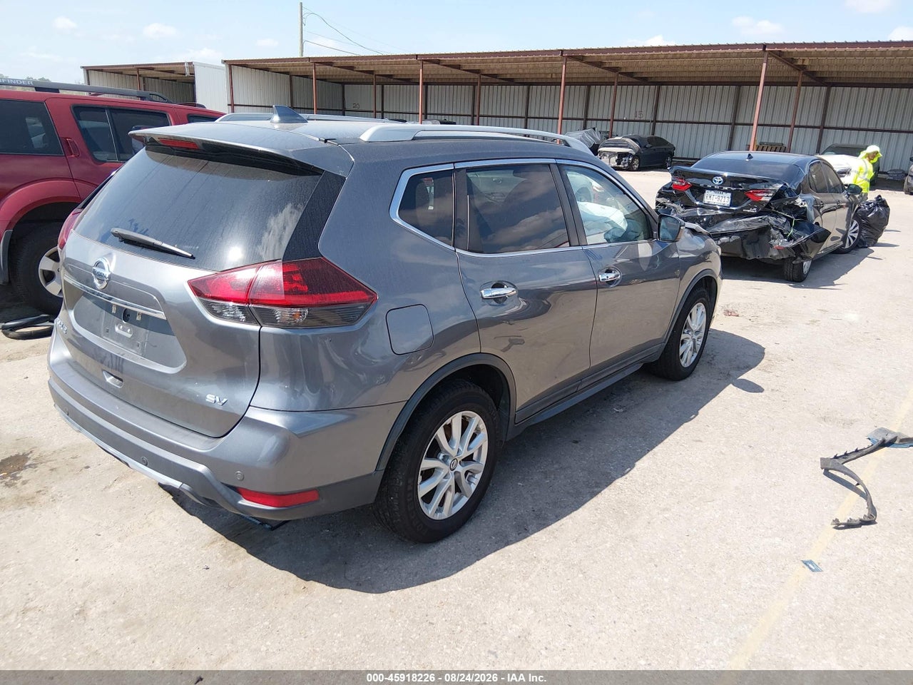 2019 NISSAN ROGUE SV · 4/10
