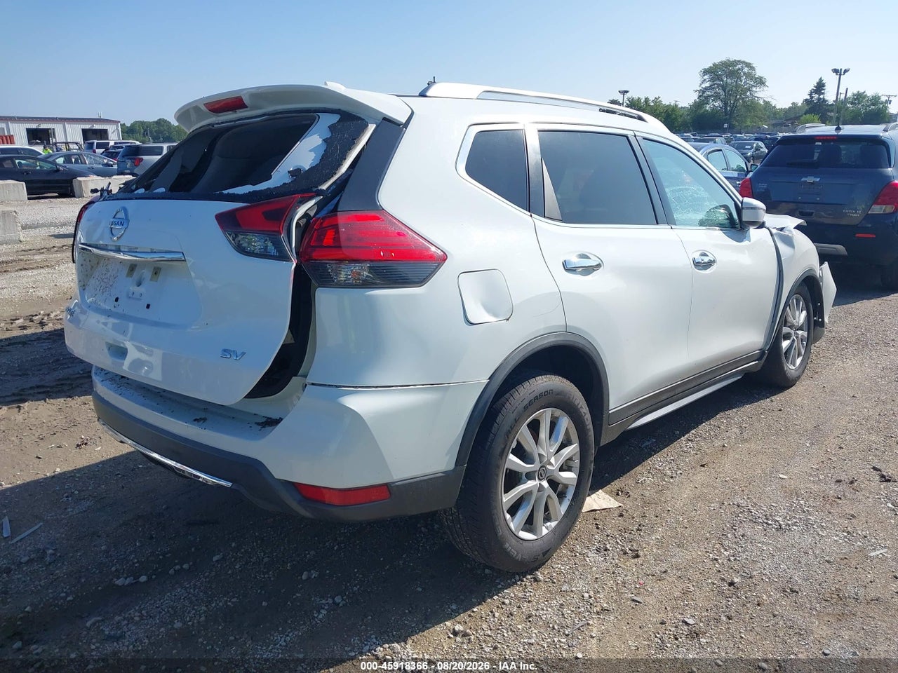 2017 NISSAN ROGUE SV · 4/11
