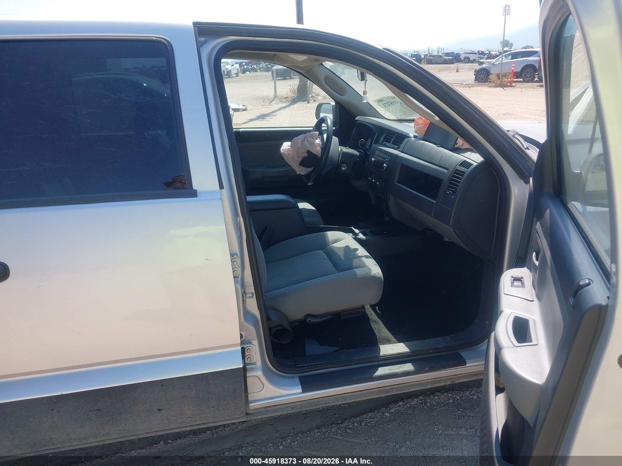 2009 DODGE DAKOTA SXT · 5/11