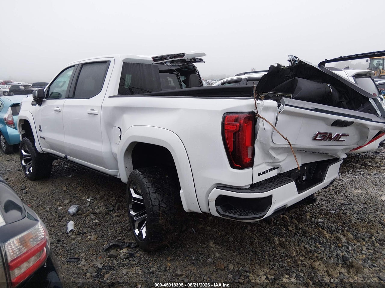 2023 GMC SIERRA 1500 4WD  SHORT BOX AT4 · 3/10