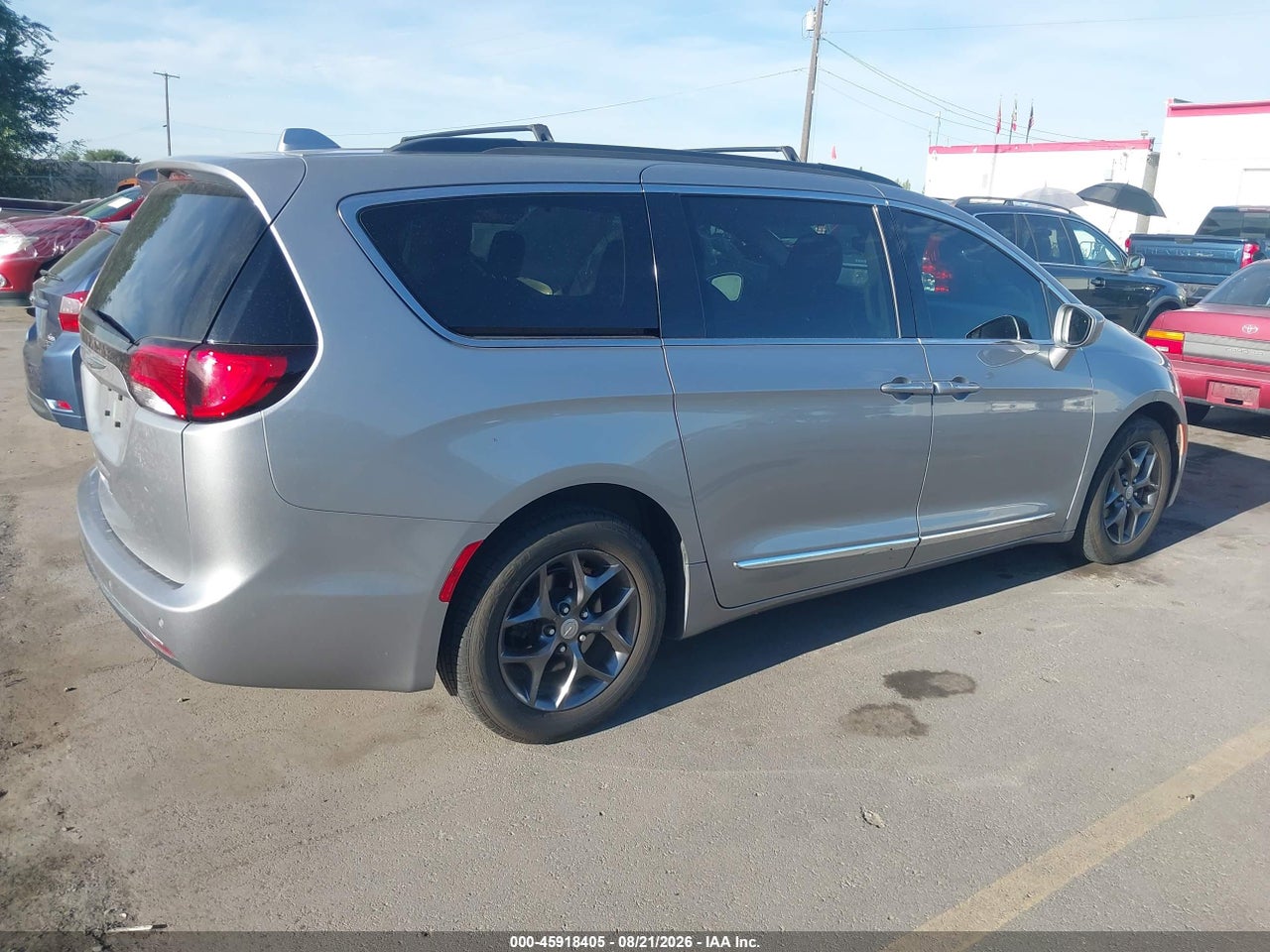 2017 CHRYSLER PACIFICA TOURING-L · 4/11