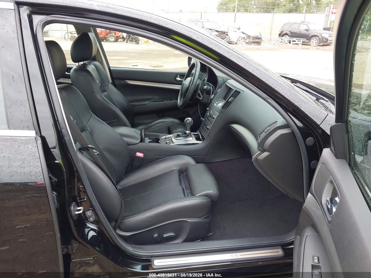 2011 INFINITI G37X · 5/11