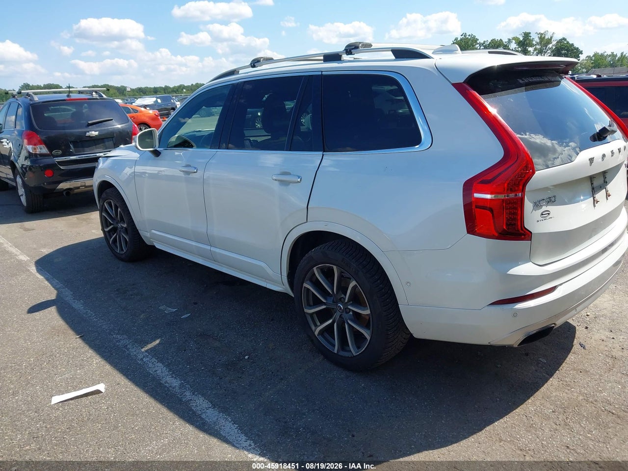 2016 VOLVO XC90 T6 MOMENTUM · 3/11