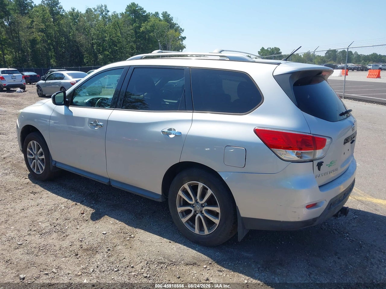 2015 NISSAN PATHFINDER S · 3/11