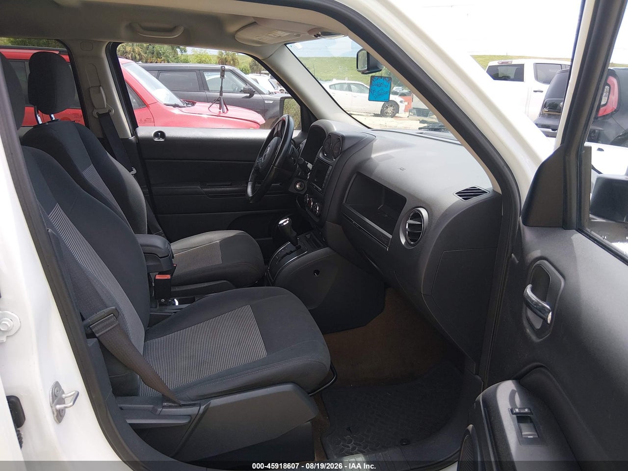 2016 JEEP PATRIOT LATITUDE · 5/10