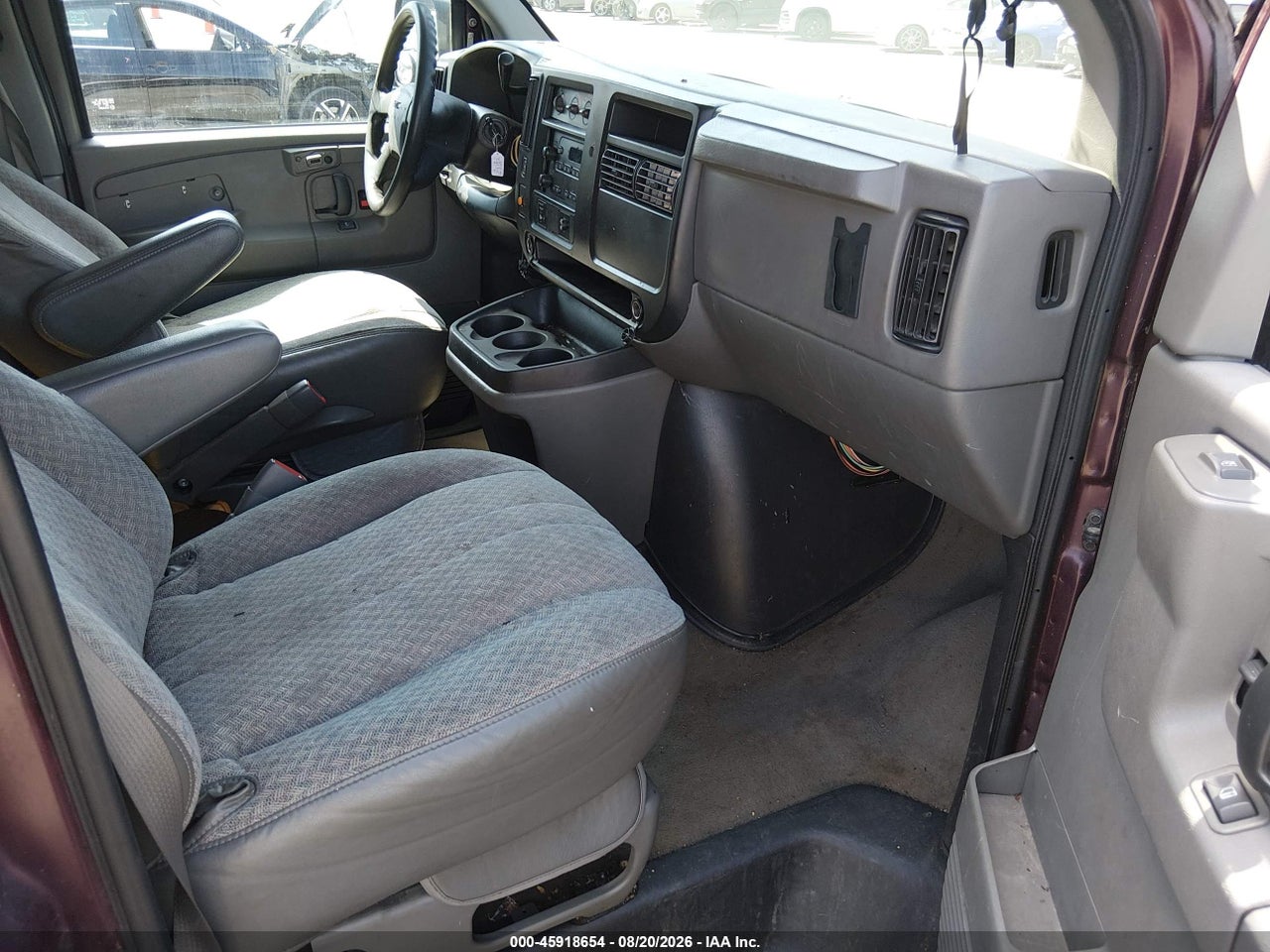2004 GMC SAVANA PASSENGER STANDARD · 5/11