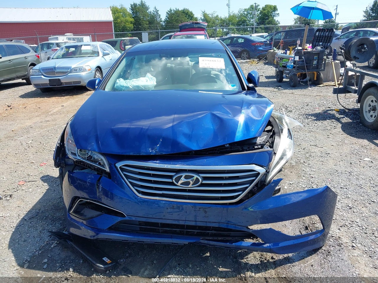 2015 HYUNDAI SONATA SE · 6/10