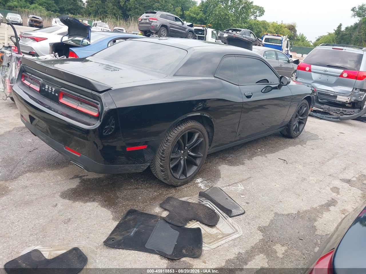 2016 DODGE CHALLENGER SXT · 4/11