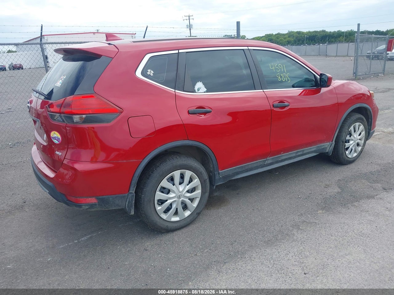 2017 NISSAN ROGUE S · 4/11