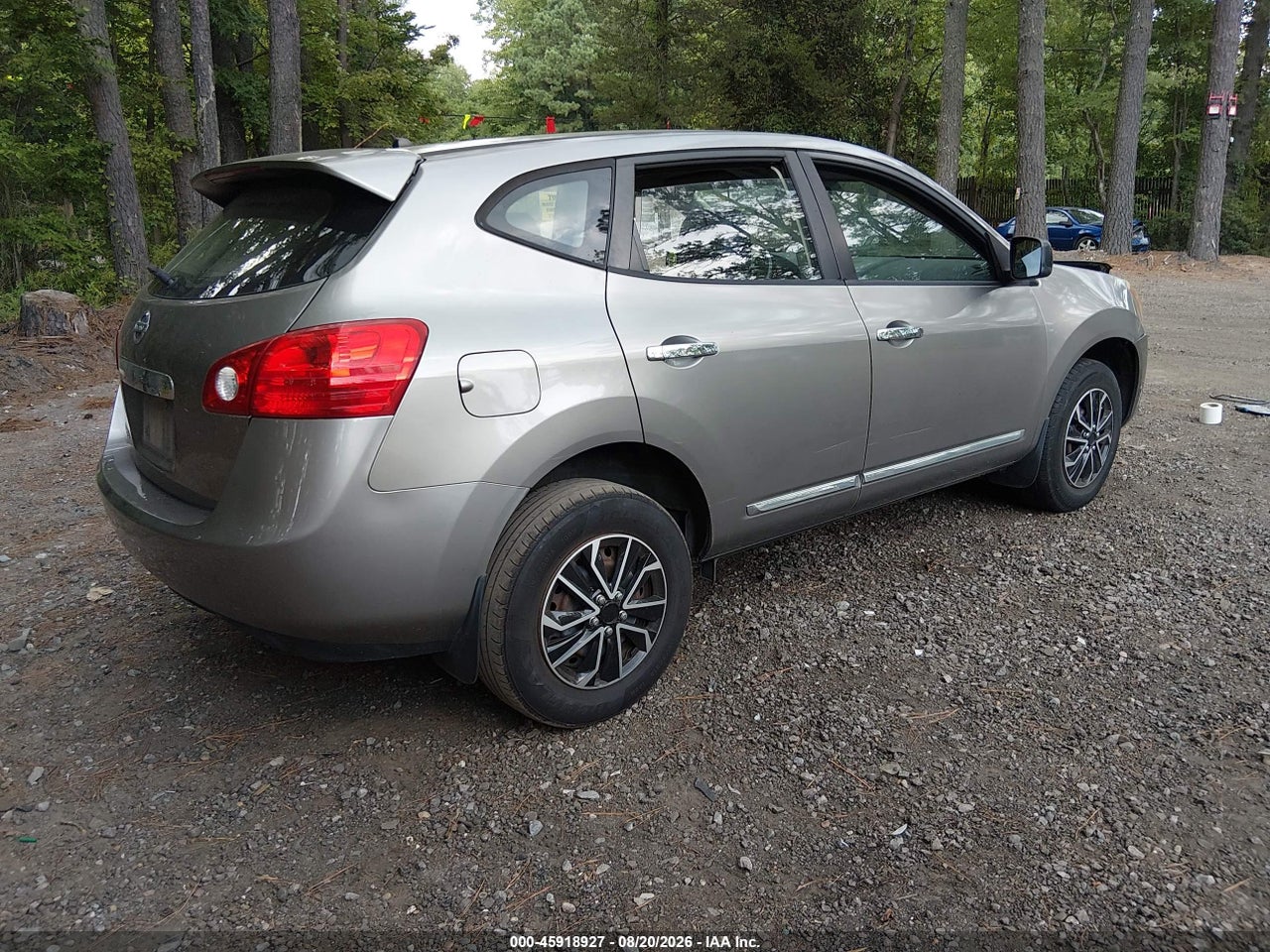 2013 NISSAN ROGUE S · 4/10