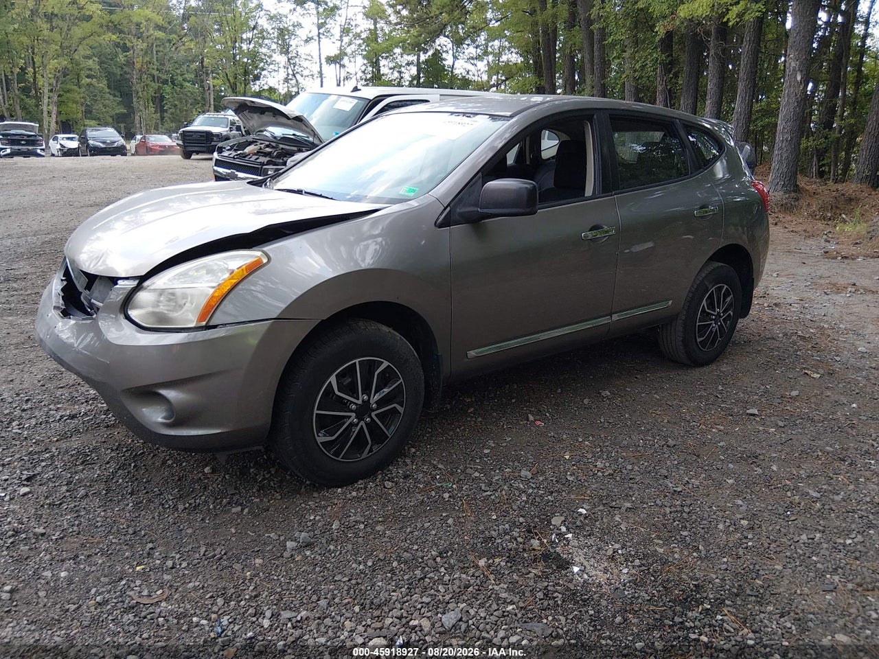 2013 NISSAN ROGUE S · 2/10