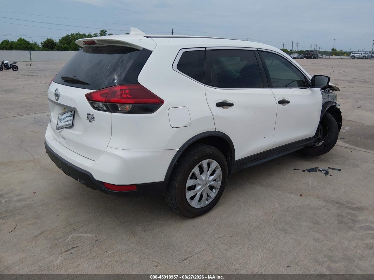 2018 NISSAN ROGUE S · 4/11
