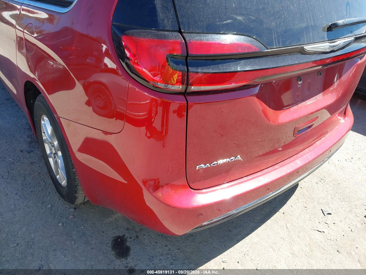 2024 CHRYSLER PACIFICA TOURING L · 6/11
