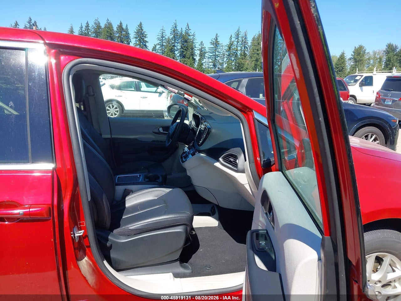 2024 CHRYSLER PACIFICA TOURING L · 5/11