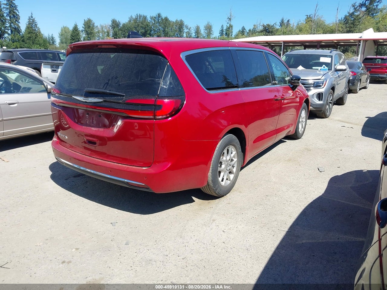 2024 CHRYSLER PACIFICA TOURING L · 4/11