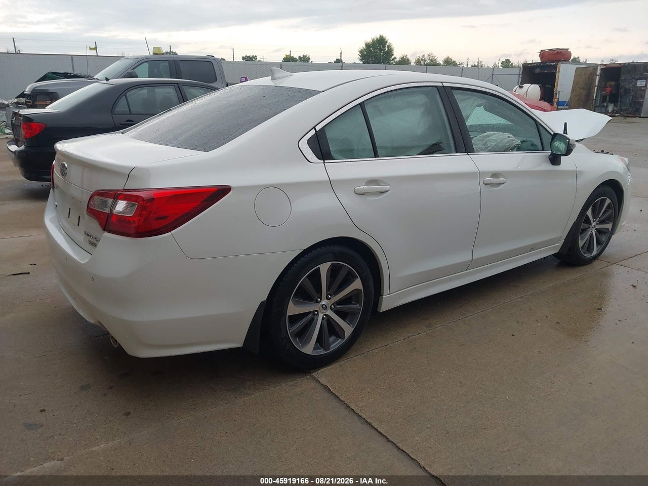 2017 SUBARU LEGACY 3.6R LIMITED · 4/11