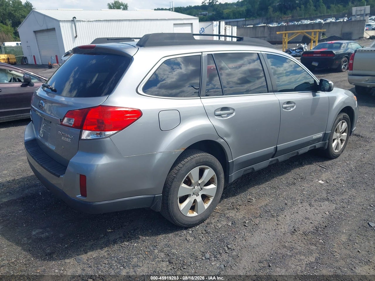 2010 SUBARU OUTBACK 2.5I LIMITED · 4/11