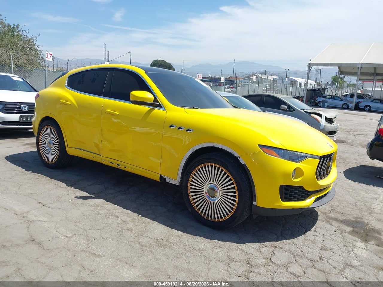 ZN661XUA0HX****** · 2017 MASERATI LEVANTE