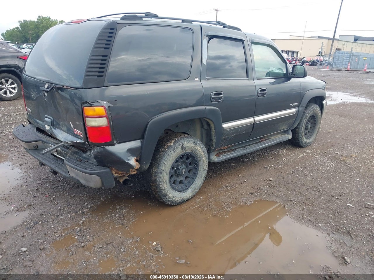 2003 GMC YUKON SLT · 4/11