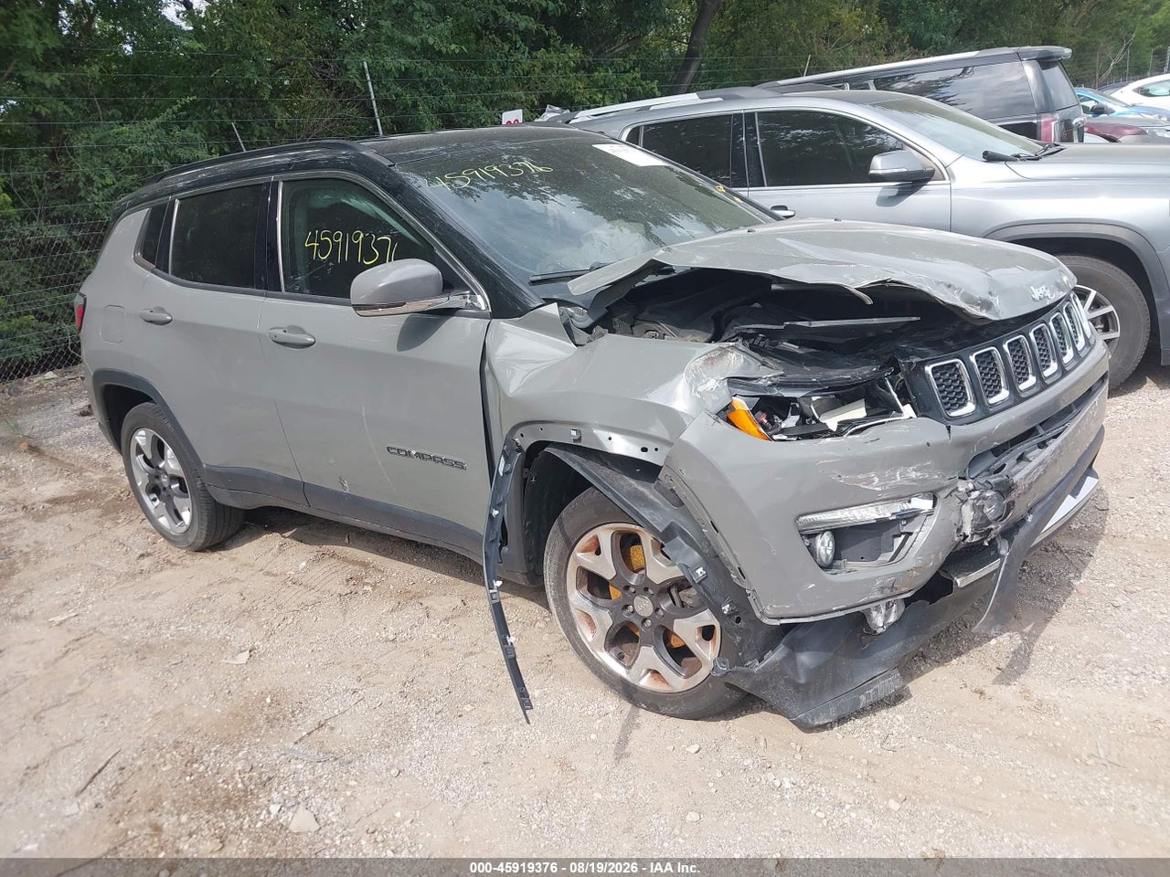 3C4NJDCB9KT****** · 2019 JEEP COMPASS LIMITED 4X4