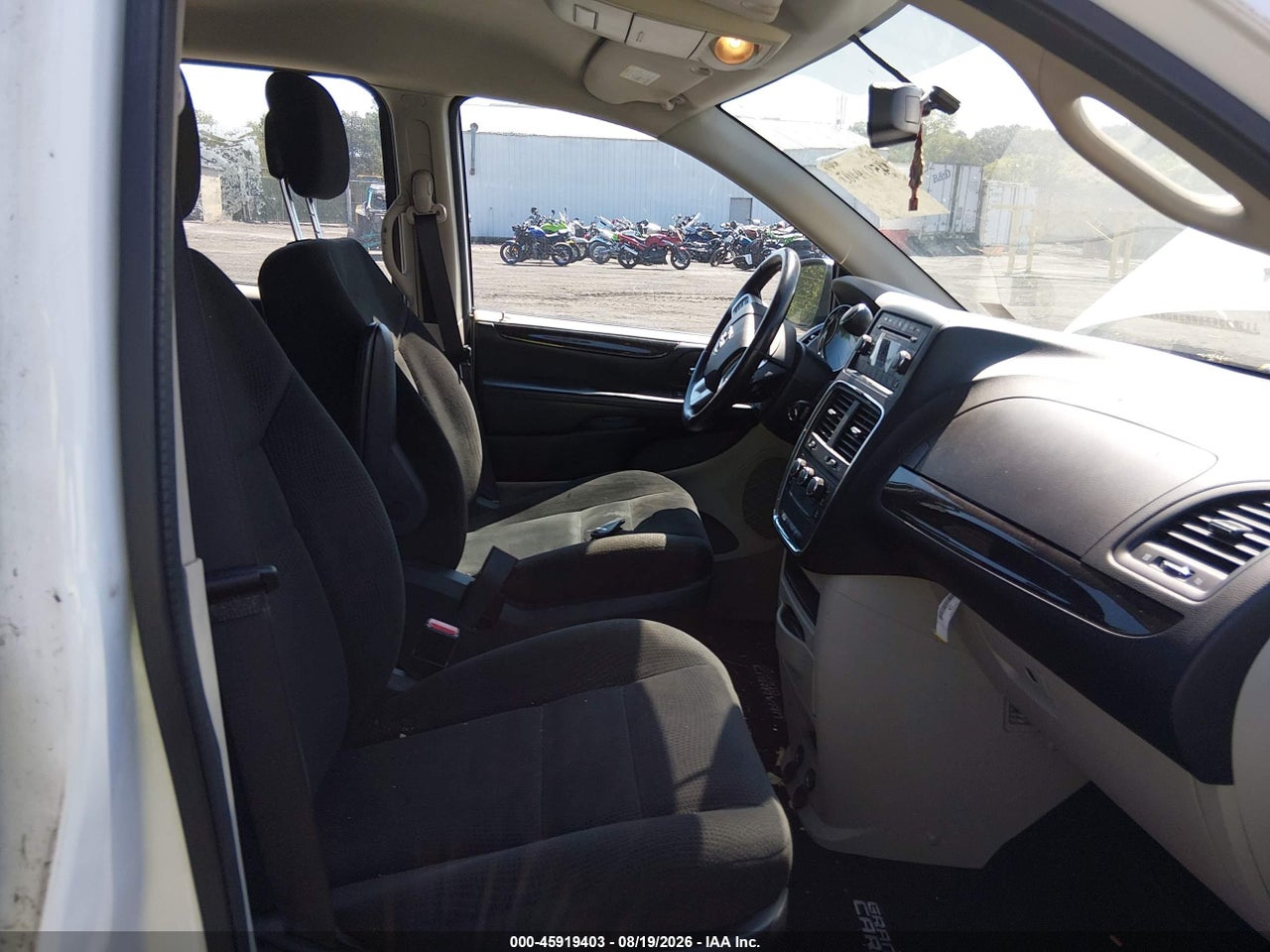 2016 DODGE GRAND CARAVAN AMERICAN VALUE PKG · 5/11