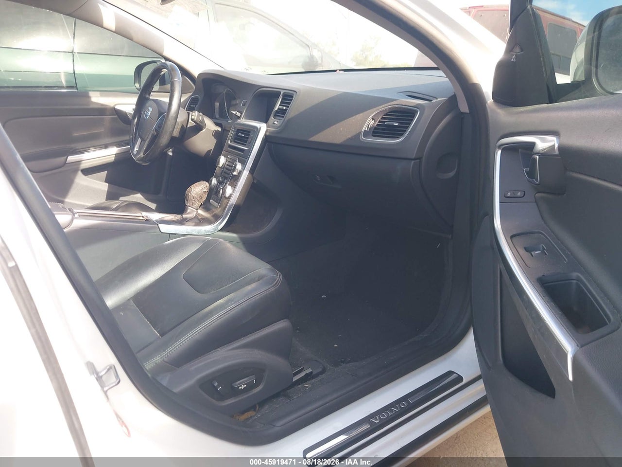 2015 VOLVO V60 T5 PREMIER · 5/11