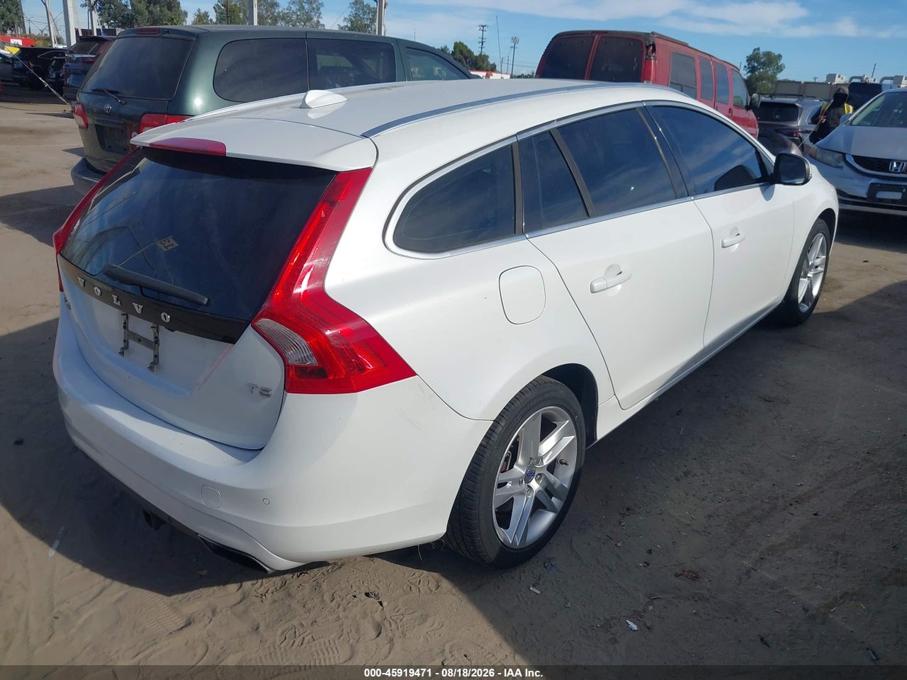 2015 VOLVO V60 T5 PREMIER · 4/11