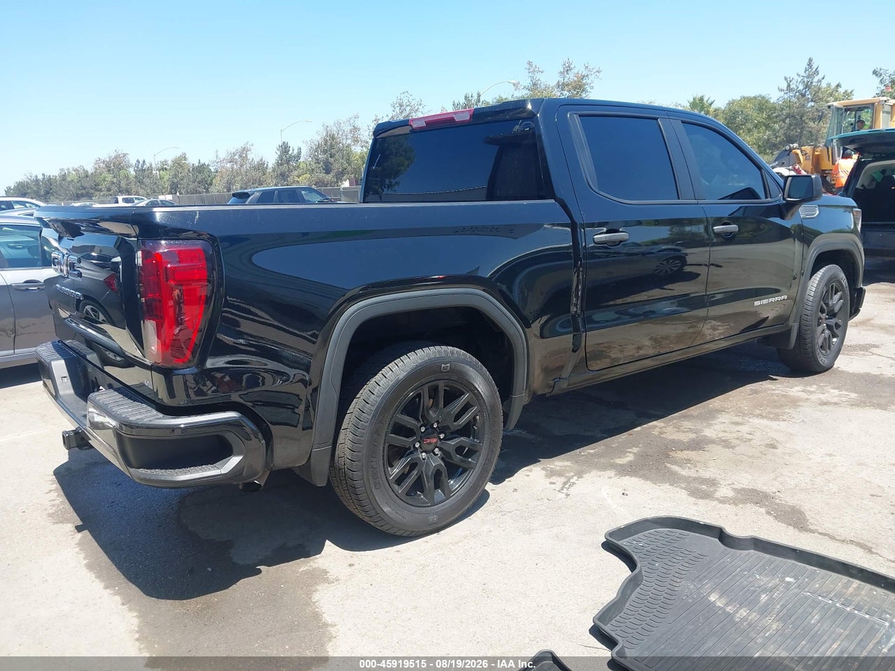2024 GMC SIERRA 1500 2WD  SHORT BOX PRO · 4/10