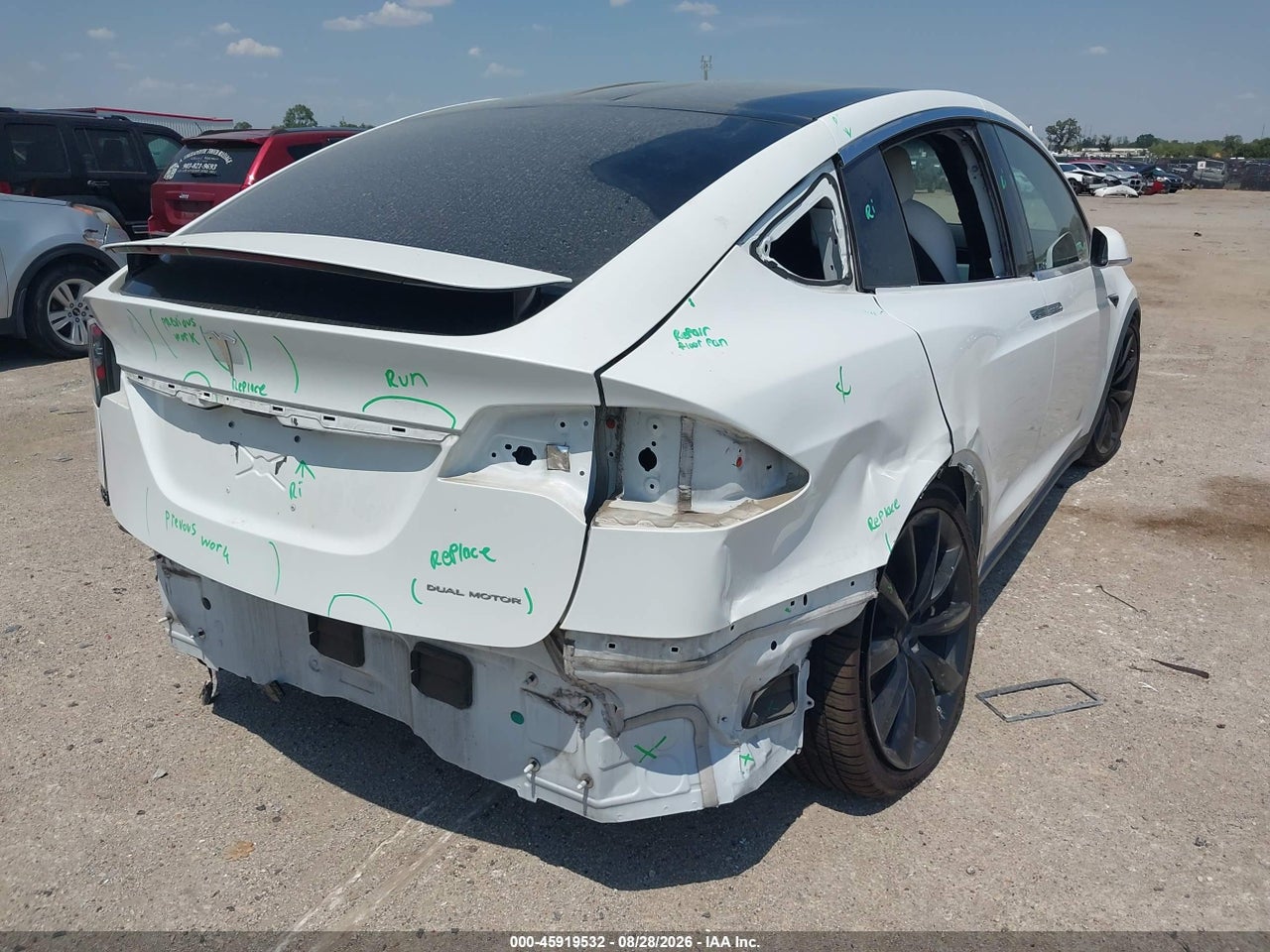 2020 TESLA MODEL X LONG RANGE DUAL MOTOR ALL-WHEEL DRIVE/LONG RANGE PLUS DUAL MOTOR ALL-WHEEL DRIVE · 6/10