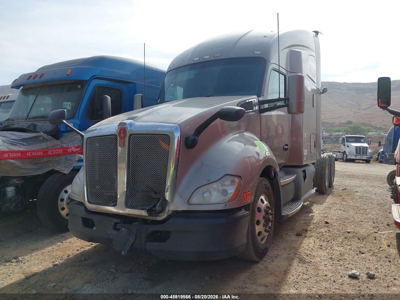 1XKYDP9X2HJ****** · 2017 KENWORTH T680 · 2/4