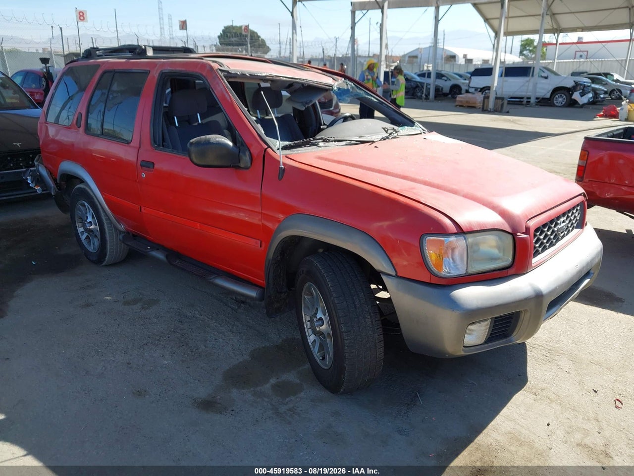 JN8AR07S8YW****** · 2000 NISSAN PATHFINDER LE/SE/XE