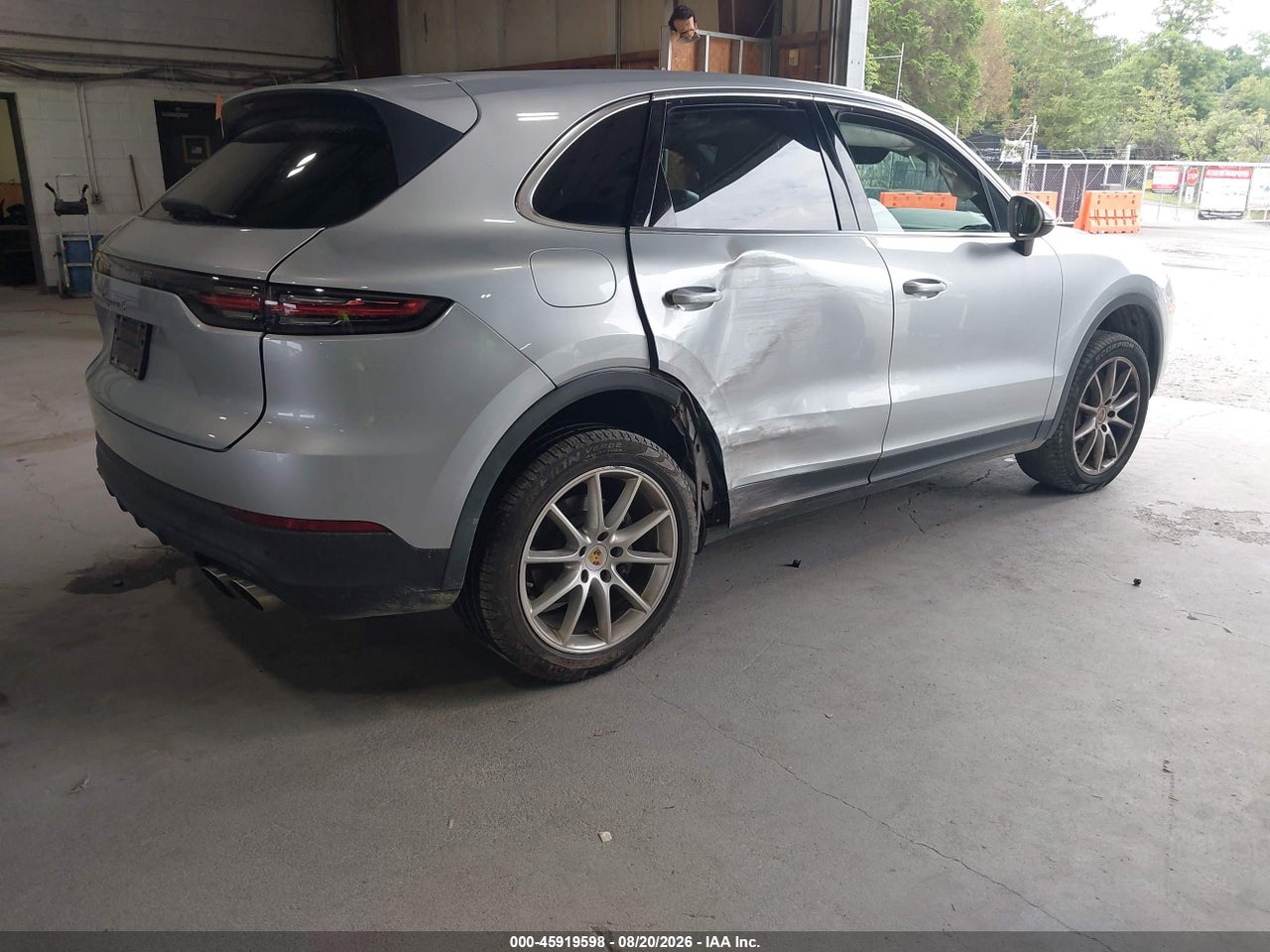 2019 PORSCHE CAYENNE S · 4/10