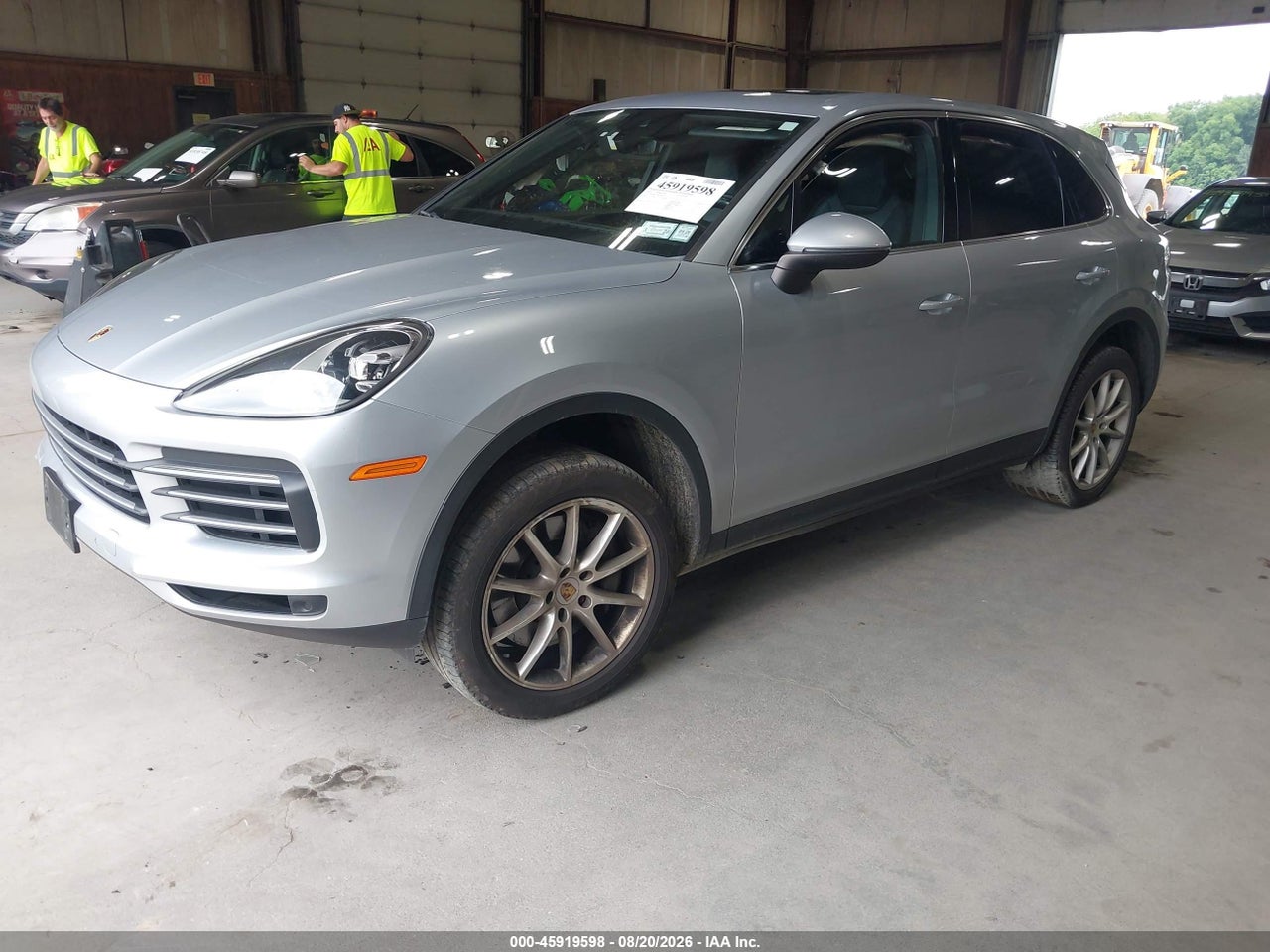 2019 PORSCHE CAYENNE S · 2/10