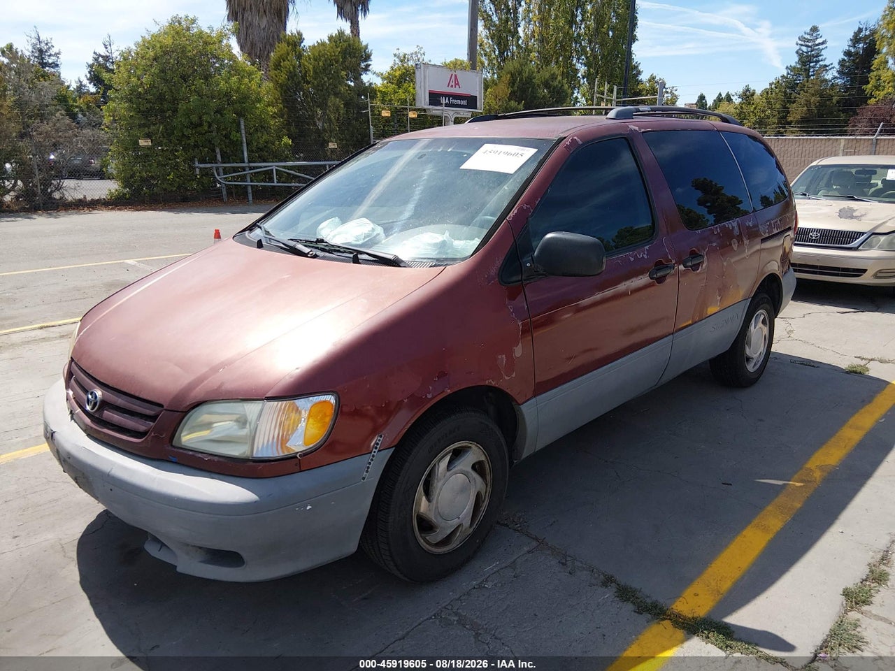 2001 TOYOTA SIENNA LE · 2/11