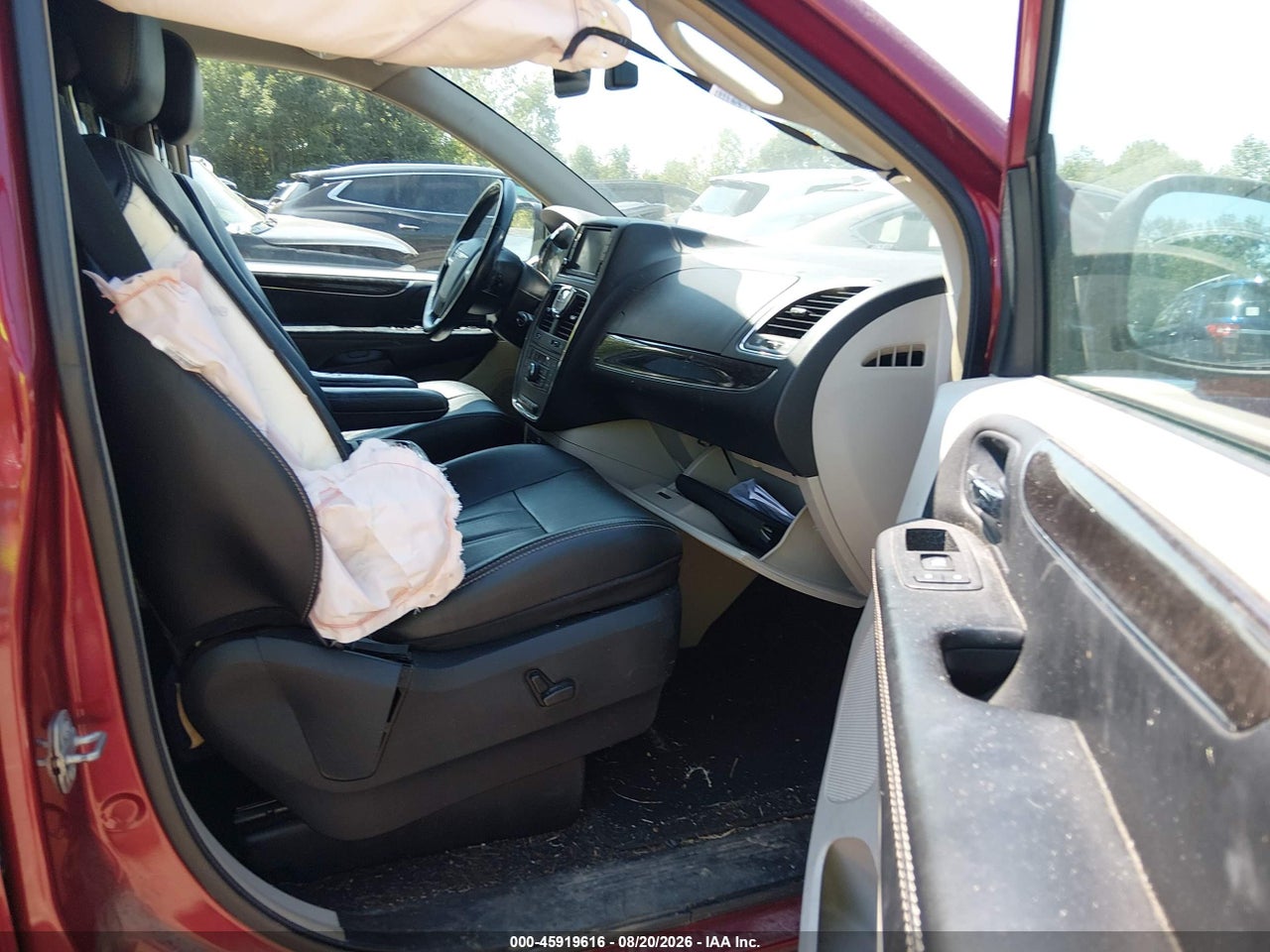 2015 CHRYSLER TOWN &amp; COUNTRY TOURING-L · 5/11