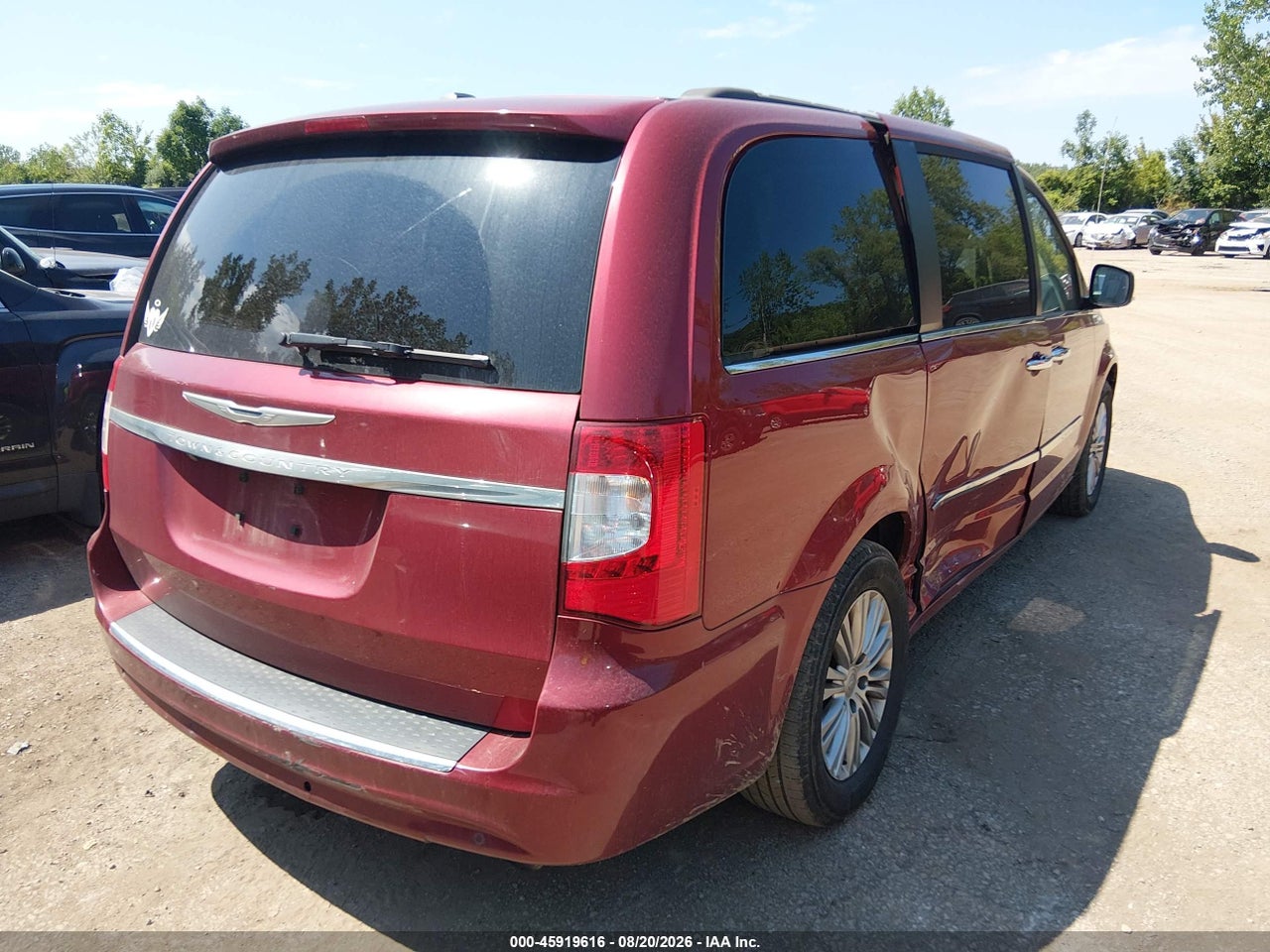 2015 CHRYSLER TOWN &amp; COUNTRY TOURING-L · 4/11