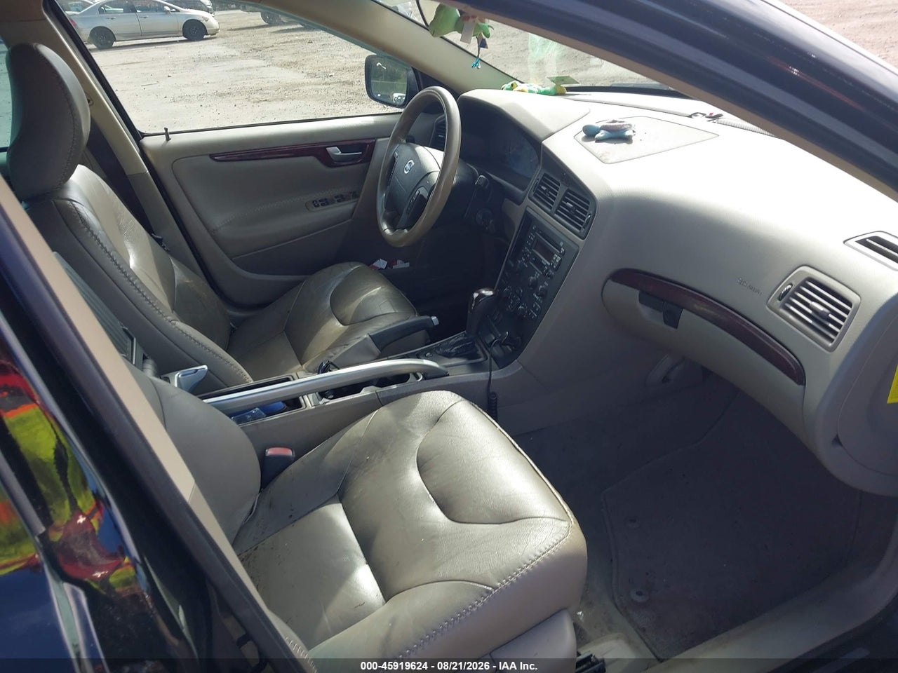 2004 VOLVO XC70 2.5T · 5/11