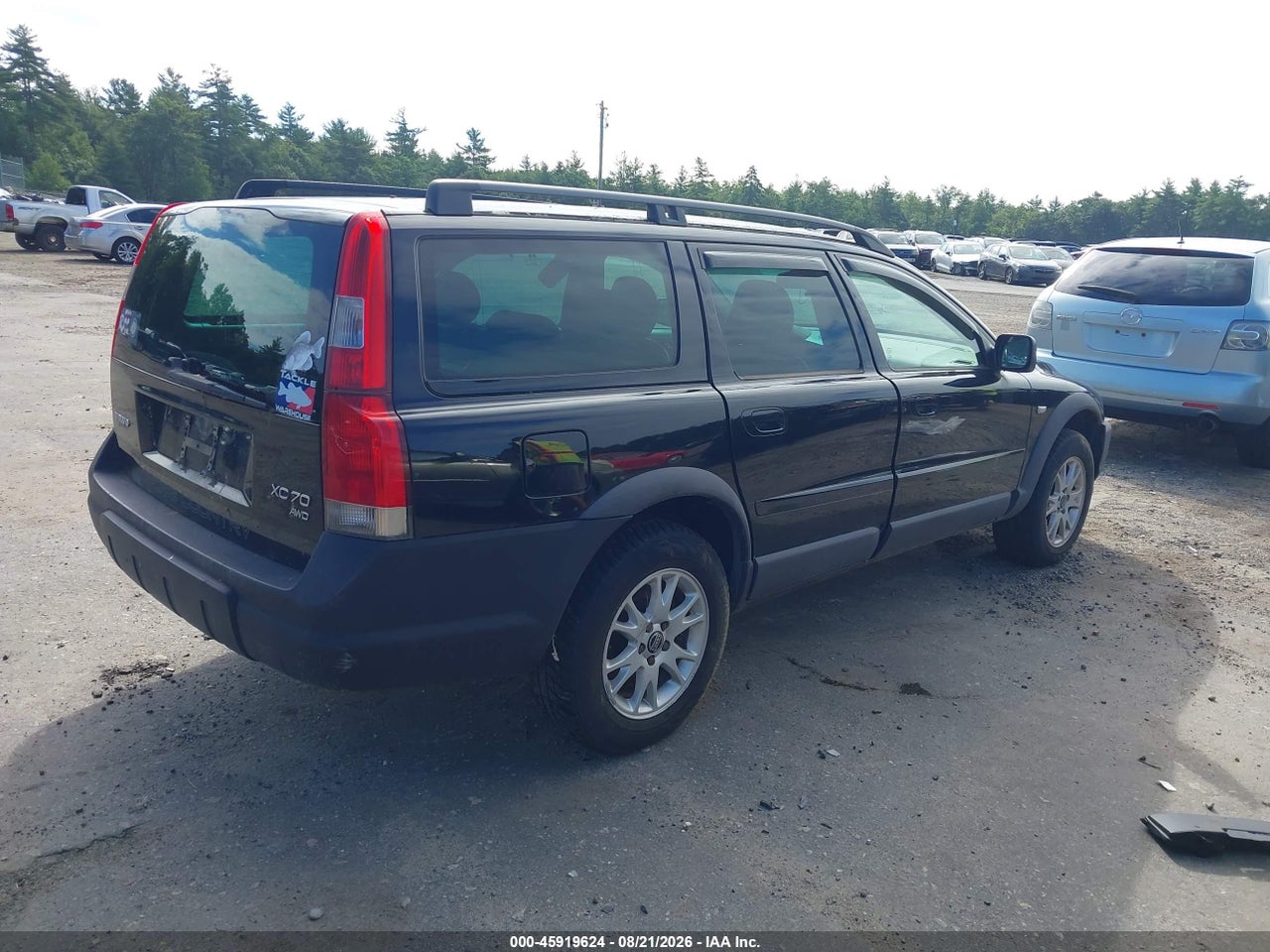 2004 VOLVO XC70 2.5T · 4/11
