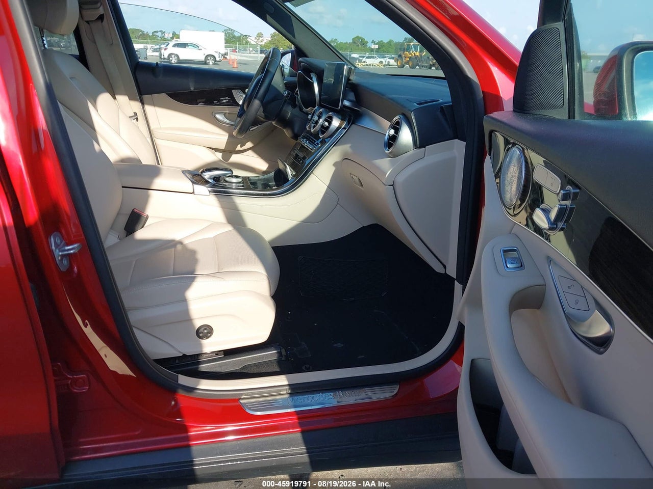 2018 MERCEDES-BENZ GLC 300 · 5/11