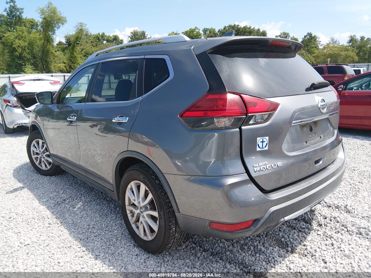 2017 NISSAN ROGUE SV · 3/11