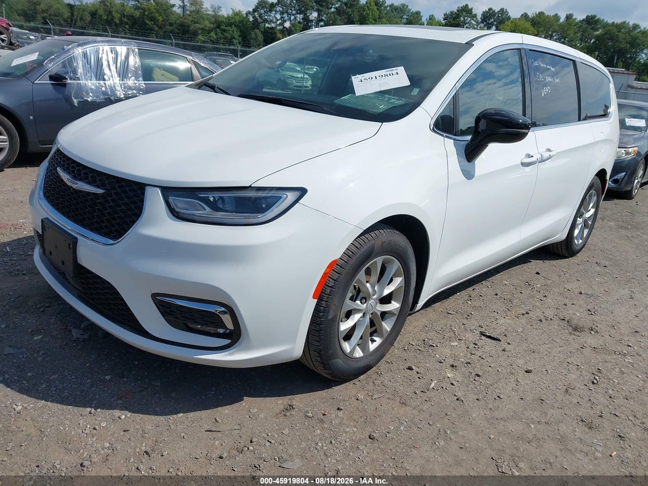 2026 CHRYSLER PACIFICA LIMITED · 2/11