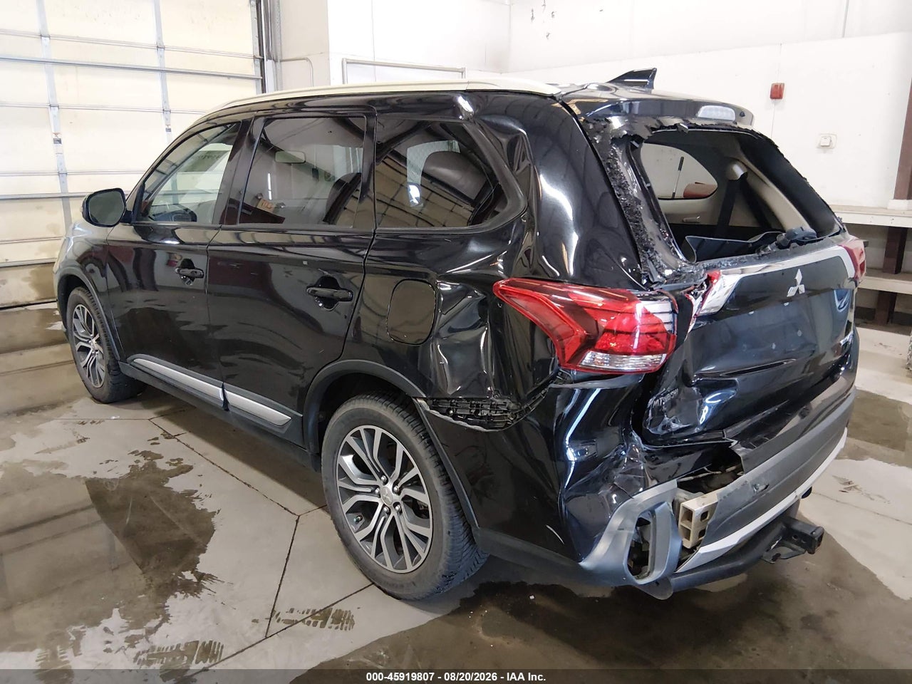 2017 MITSUBISHI OUTLANDER SE · 3/11