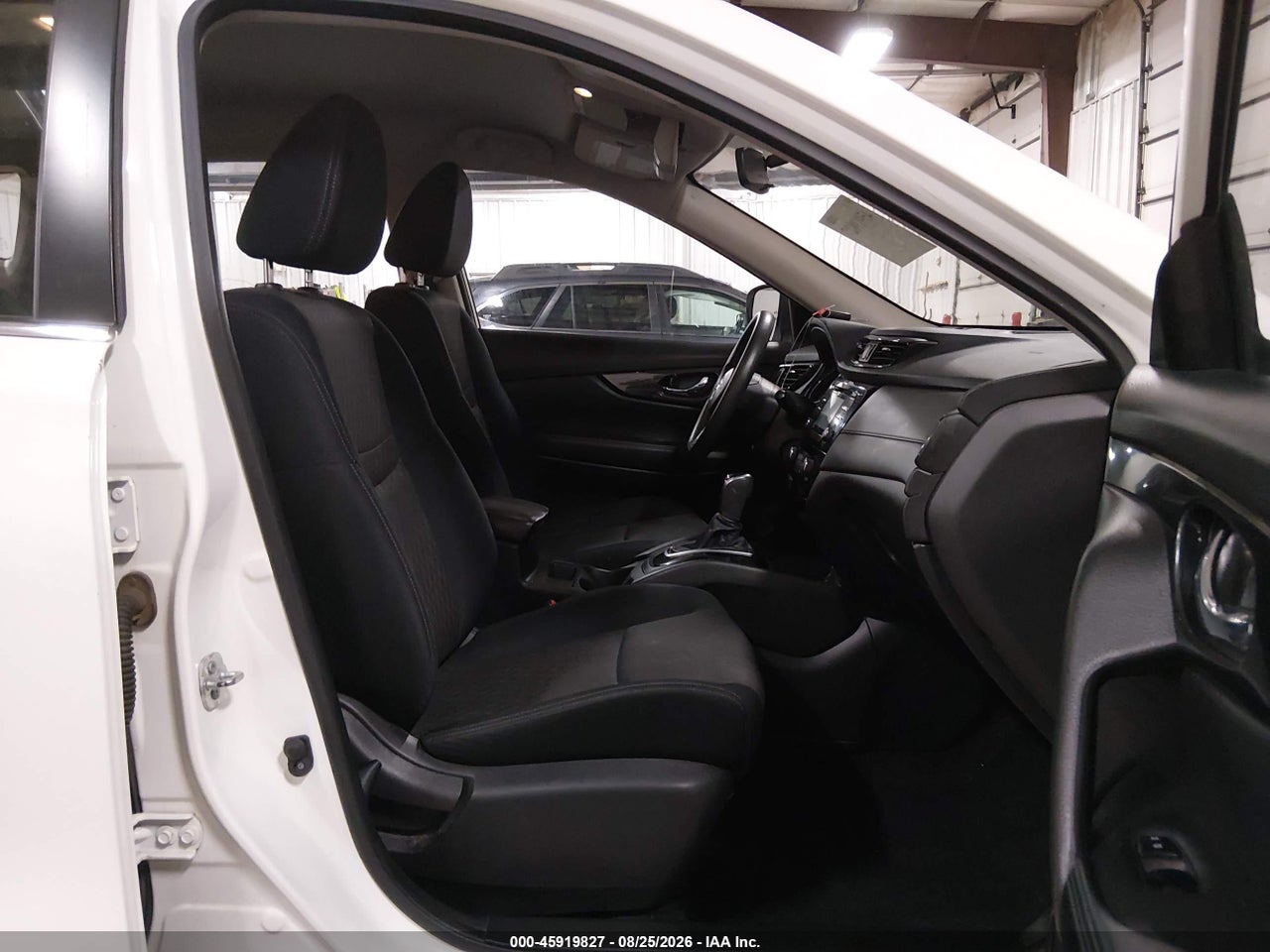 2017 NISSAN ROGUE S · 5/11