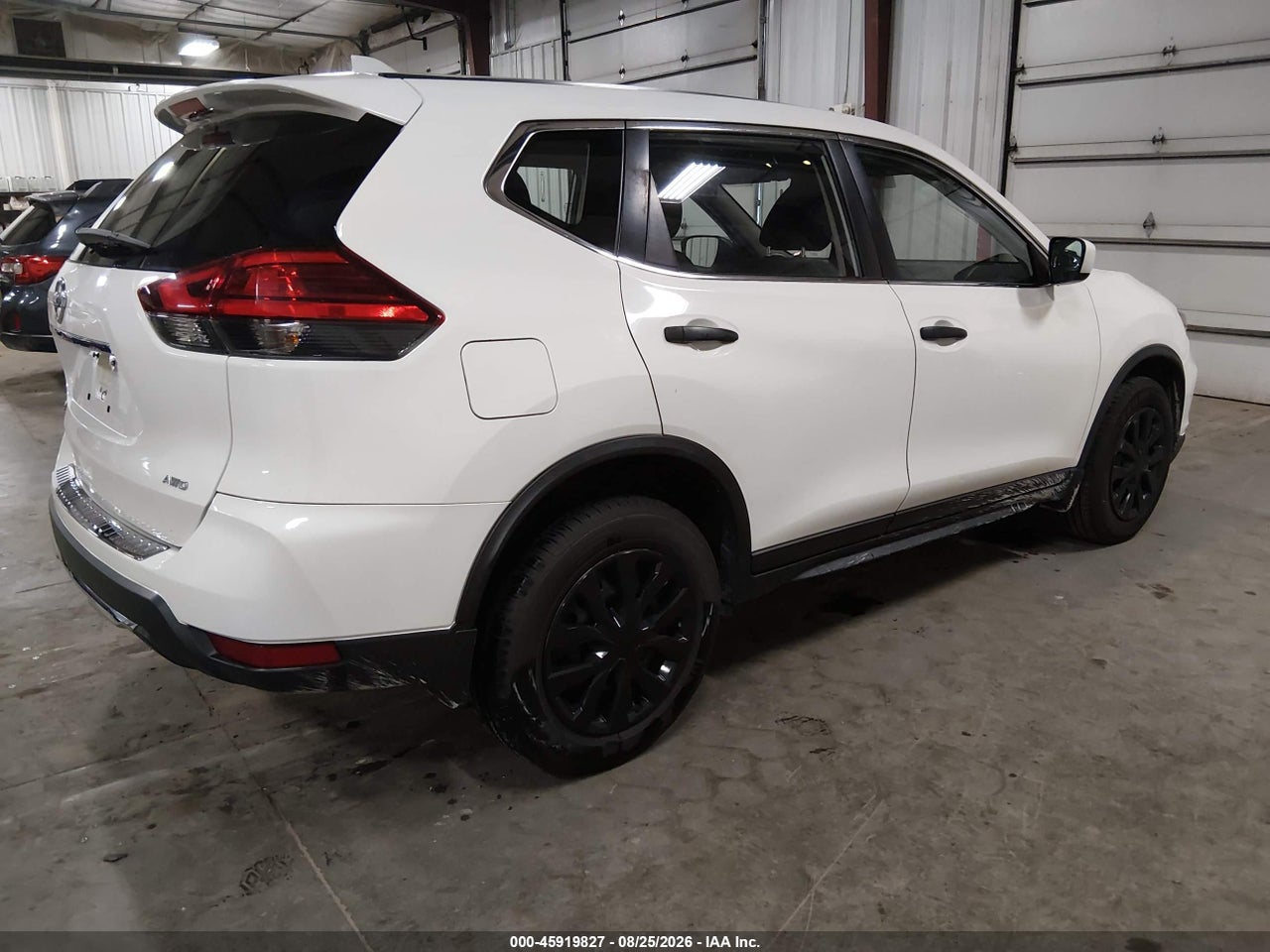 2017 NISSAN ROGUE S · 4/11