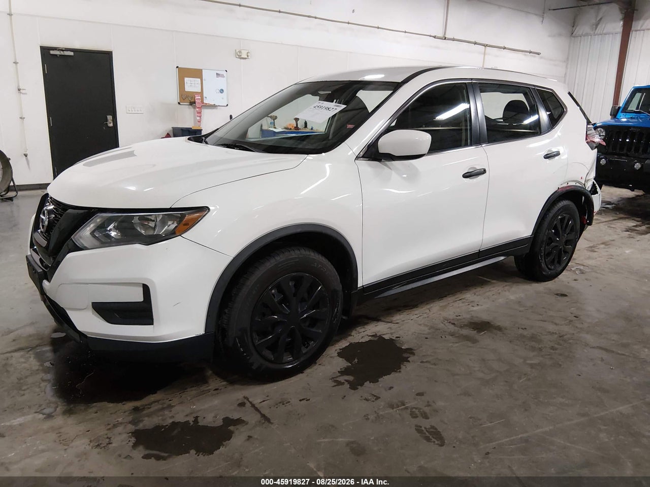 2017 NISSAN ROGUE S · 2/11