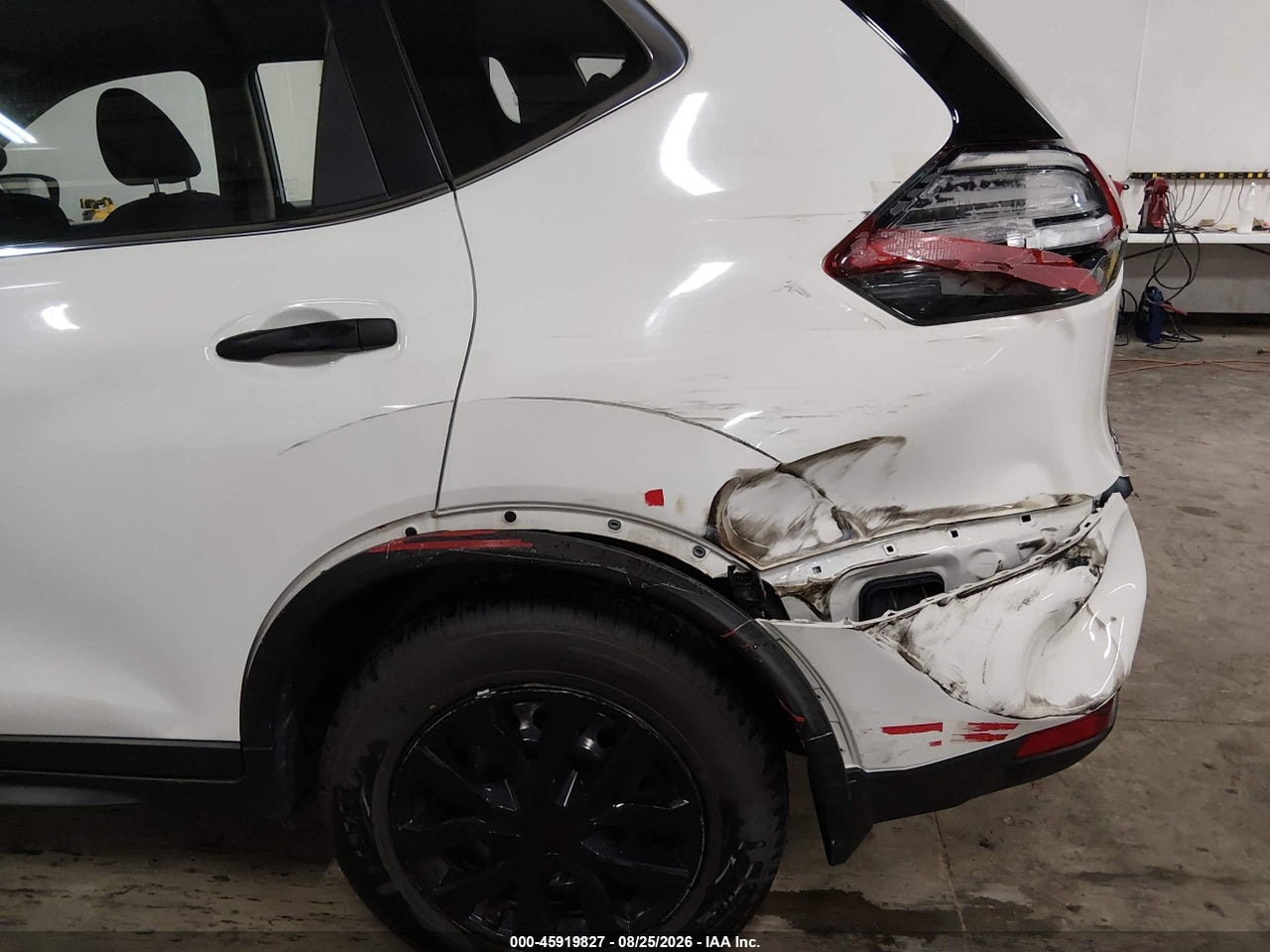 2017 NISSAN ROGUE S · 6/11